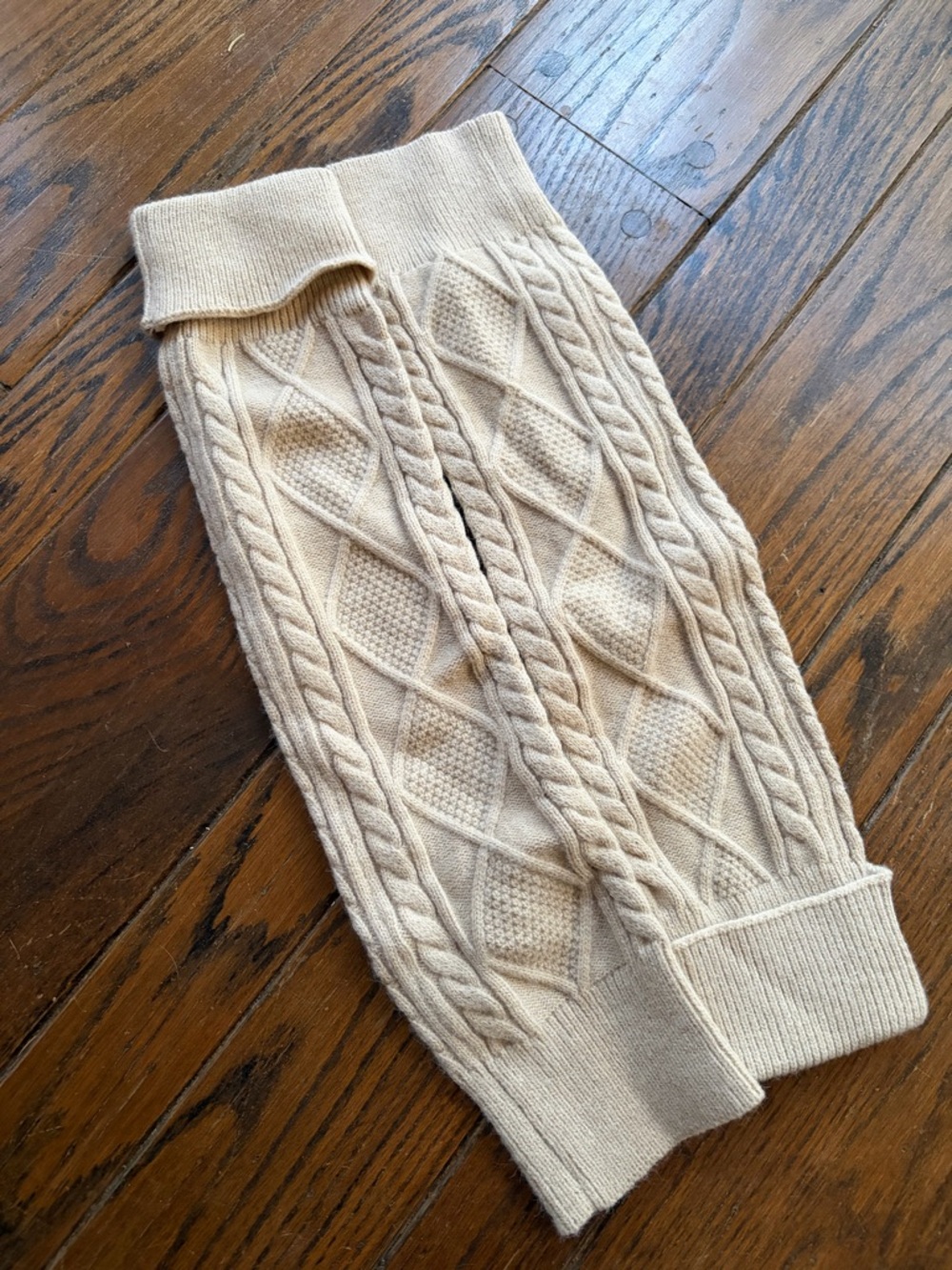 NWOT Cable Knit Leg Warmers in Cream